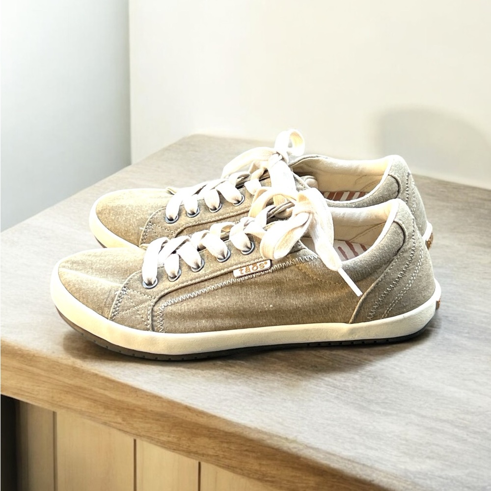 Taos Star Khaki Fabric Sneakers Size 7.